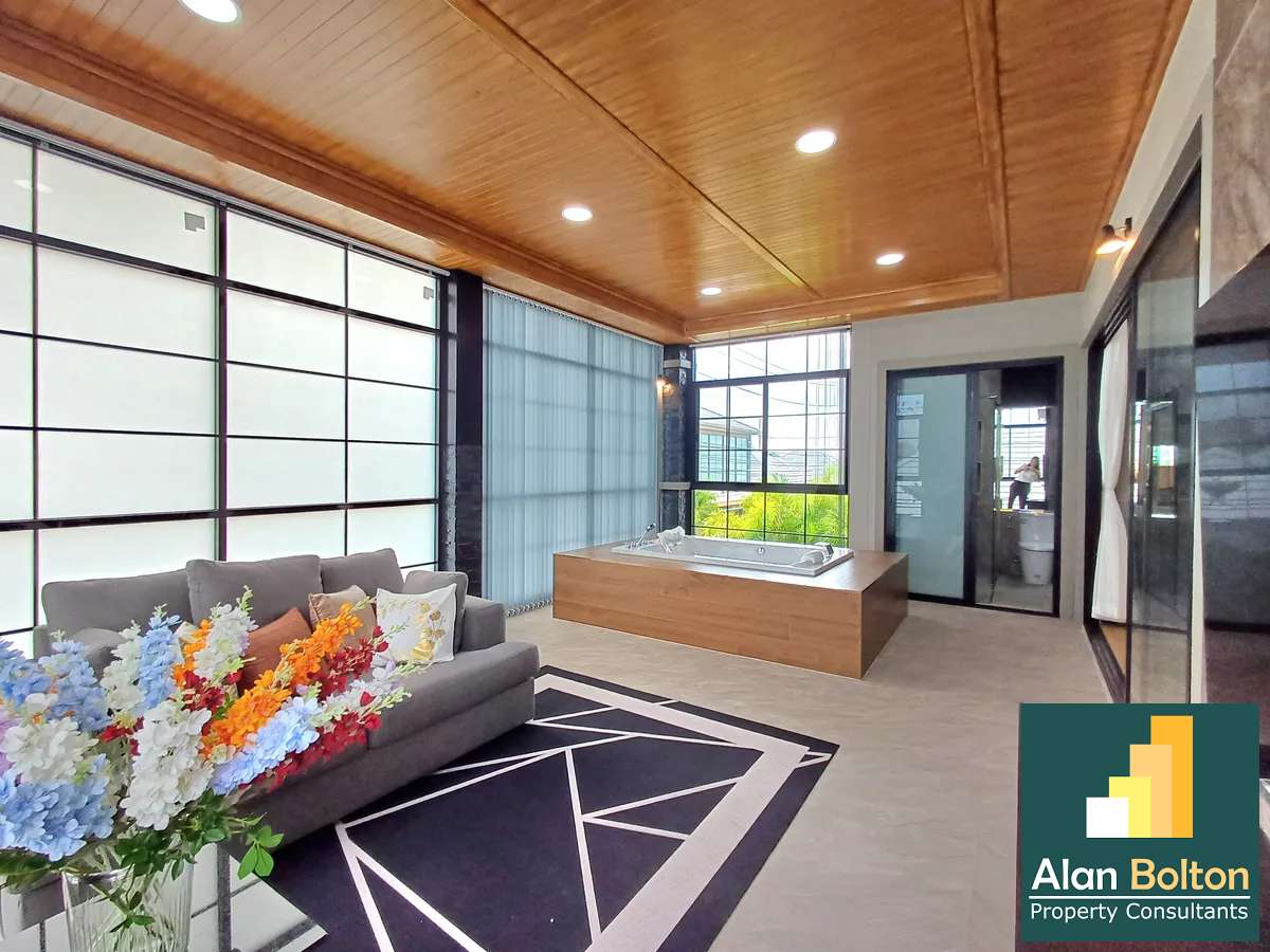 Luxury Brand New Pool Villa 4 bedrooms 6 bathrooms in Mabprachan Lake for SALE/RENT photo 20