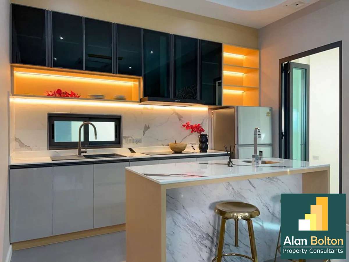 4 bedroom 5 bathroom in Thappraya soi 11 photo 9