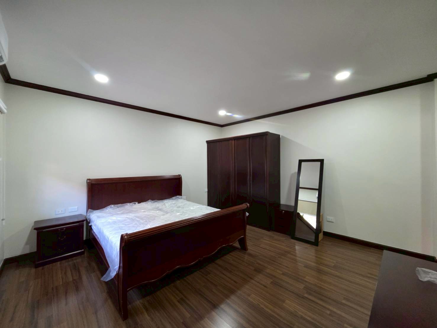 4 Bedroom 4 Bathroom photo 30