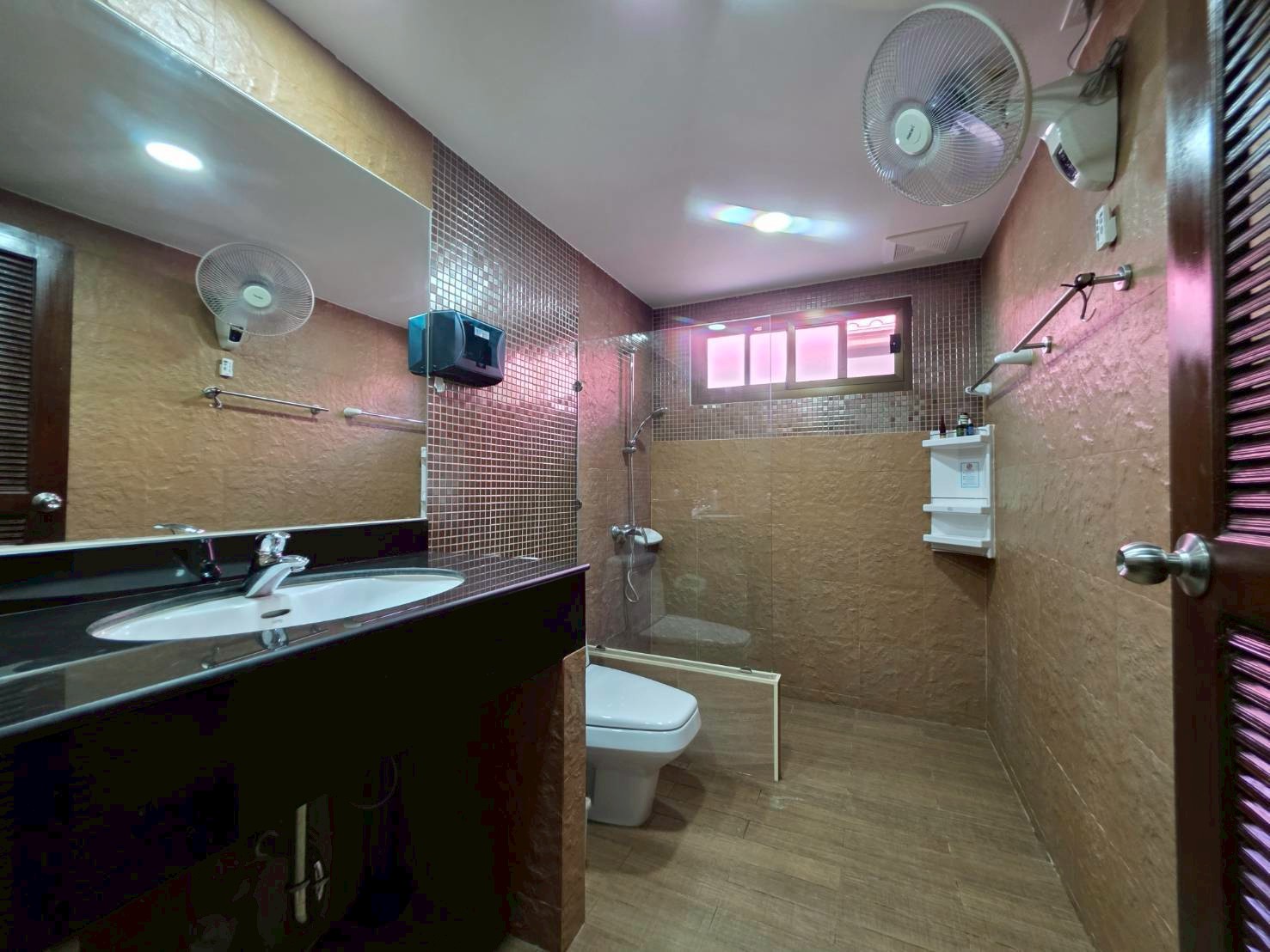 4 Bedroom 4 Bathroom photo 32