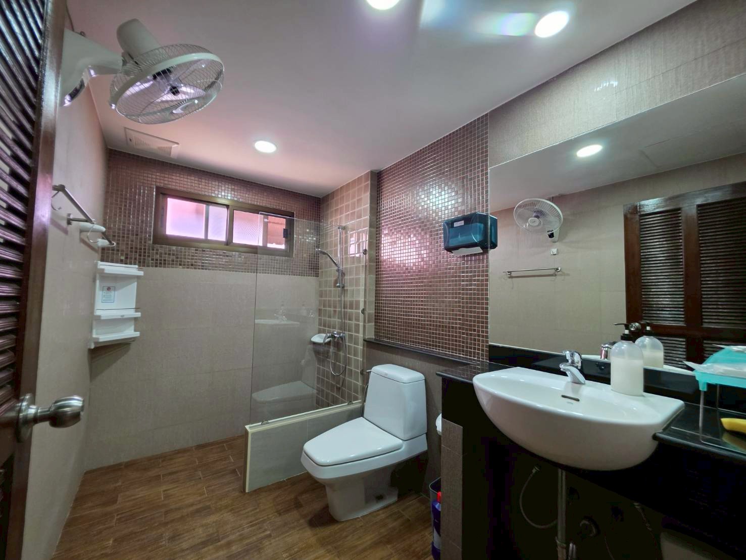 4 Bedroom 4 Bathroom photo 36