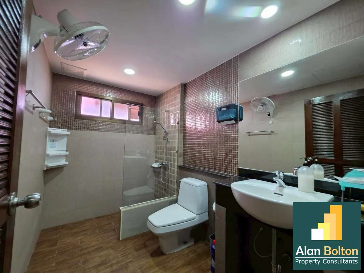 4 Bedroom 4 Bathroom photo 12
