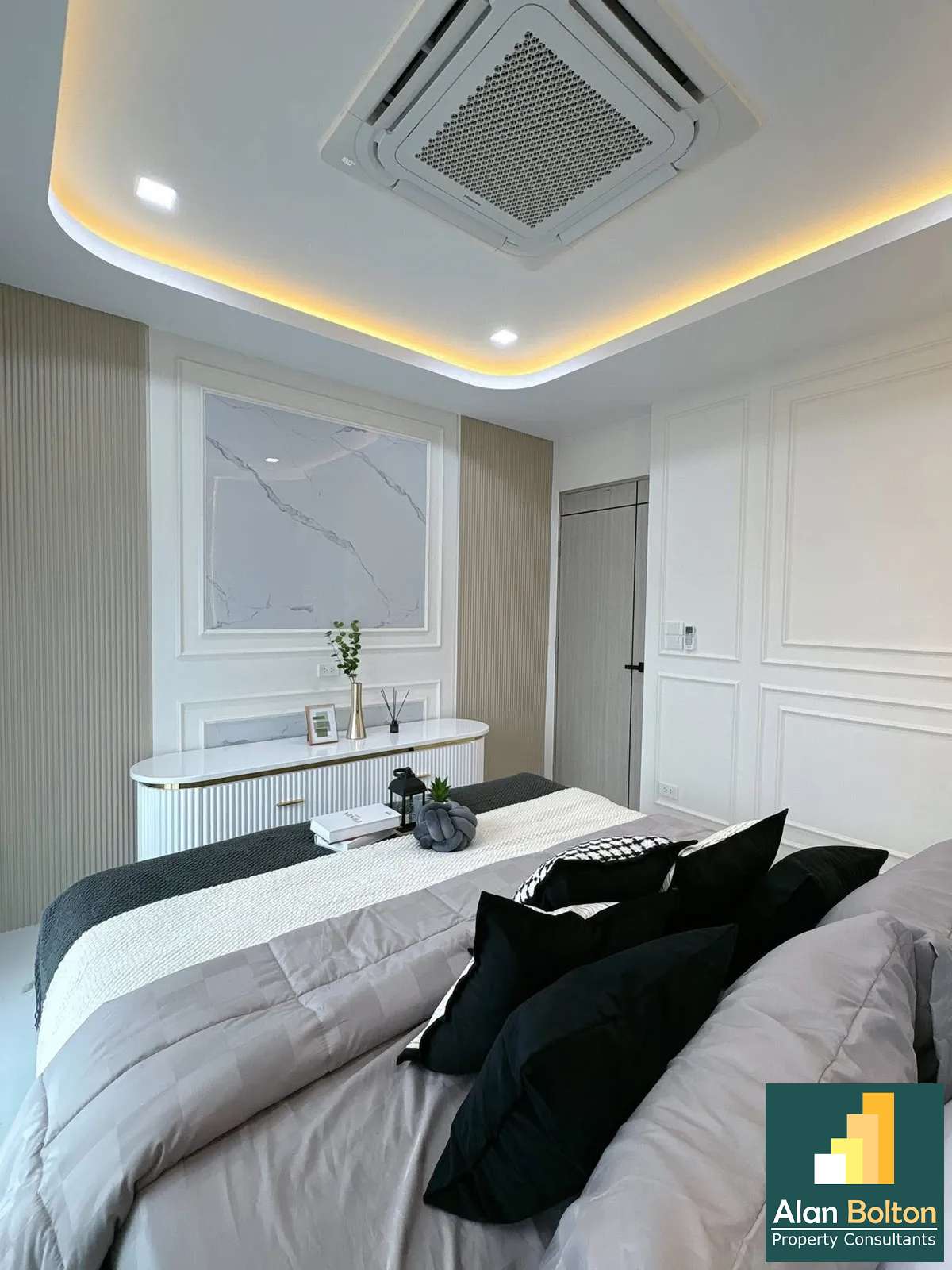 Pool Villa Newly Renovatged Brand New near Jomtien Beach 5 bedrooms 6 bathroom in Jomtien for SALE photo 3