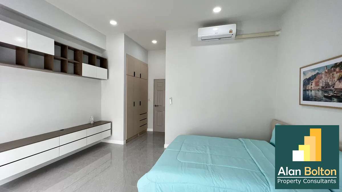 3 Bedrooms 3 Bathrooms in East Pattaya photo 11