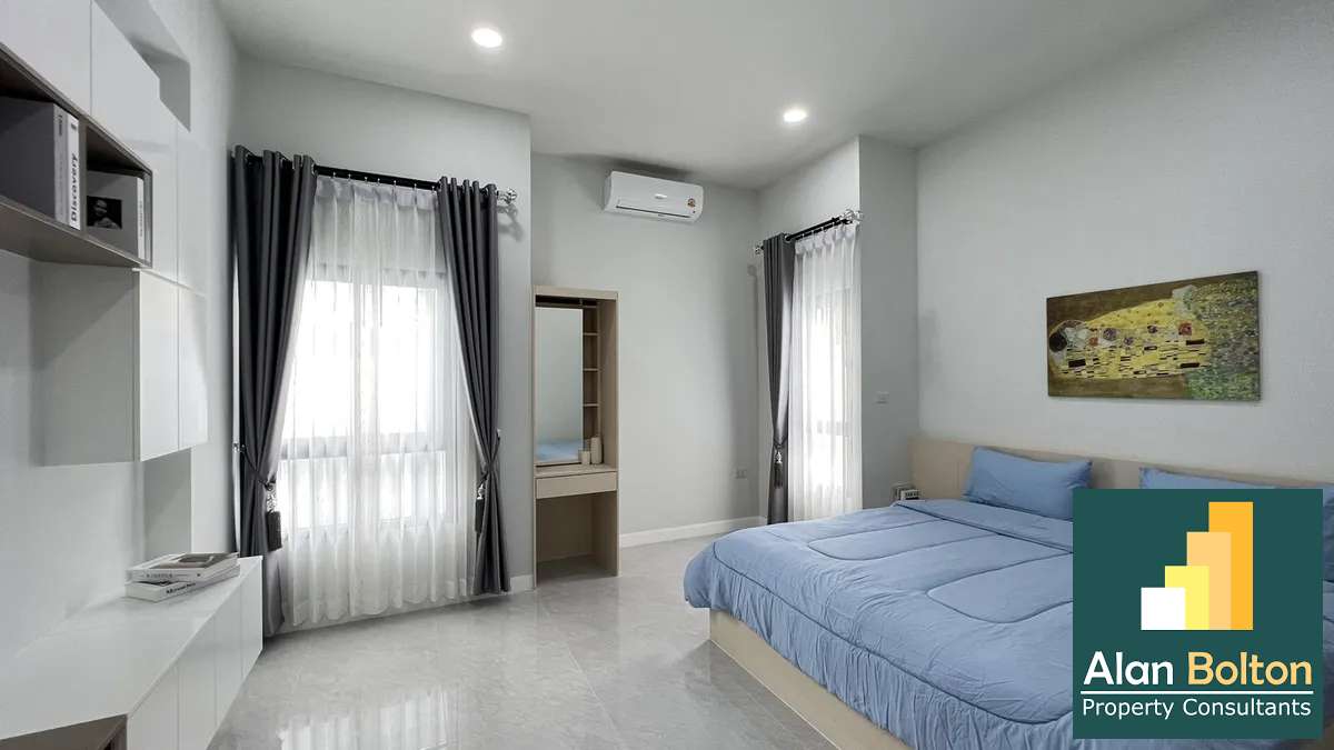 3 Bedrooms 3 Bathrooms in East Pattaya photo 8