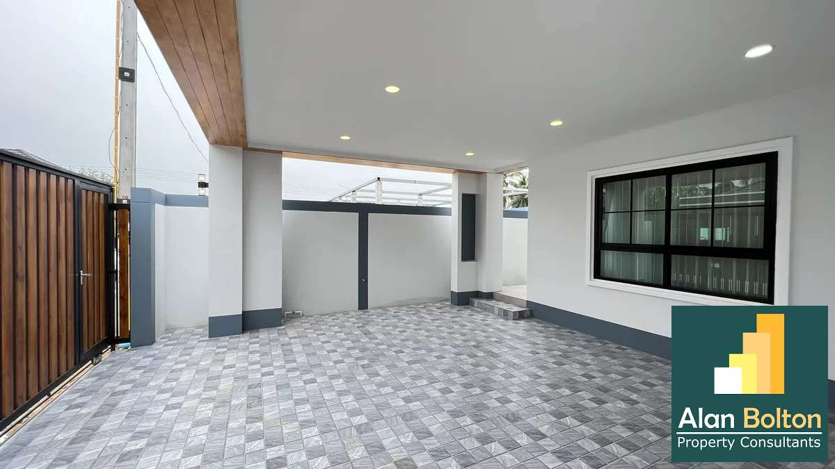 3 Bedrooms 3 Bathrooms in East Pattaya photo 3