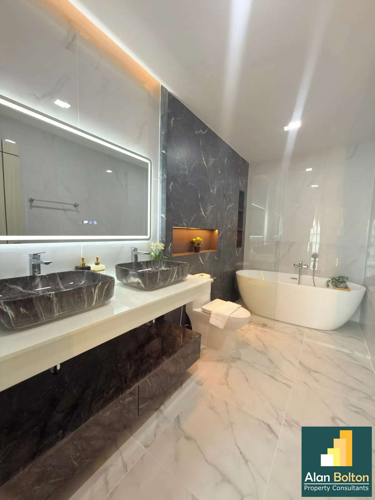 Pool Villa Newly Renovatged Brand New near Jomtien Beach 5 bedrooms 6 bathroom in Jomtien for SALE photo 10